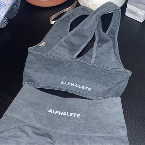 Alphalete amplify sports bra in titanium - Picture 8 of 13